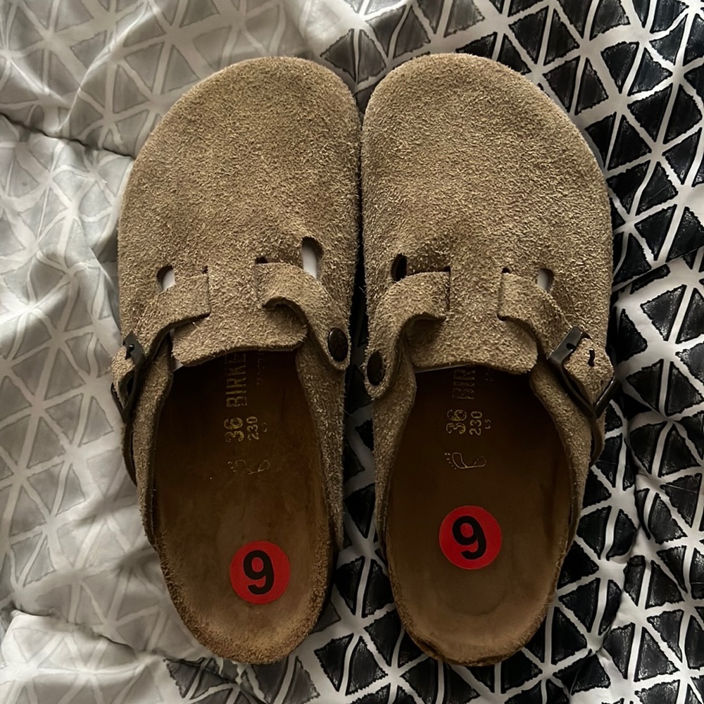 Birkenstock Boston Soft Bed size 6/36 never worn